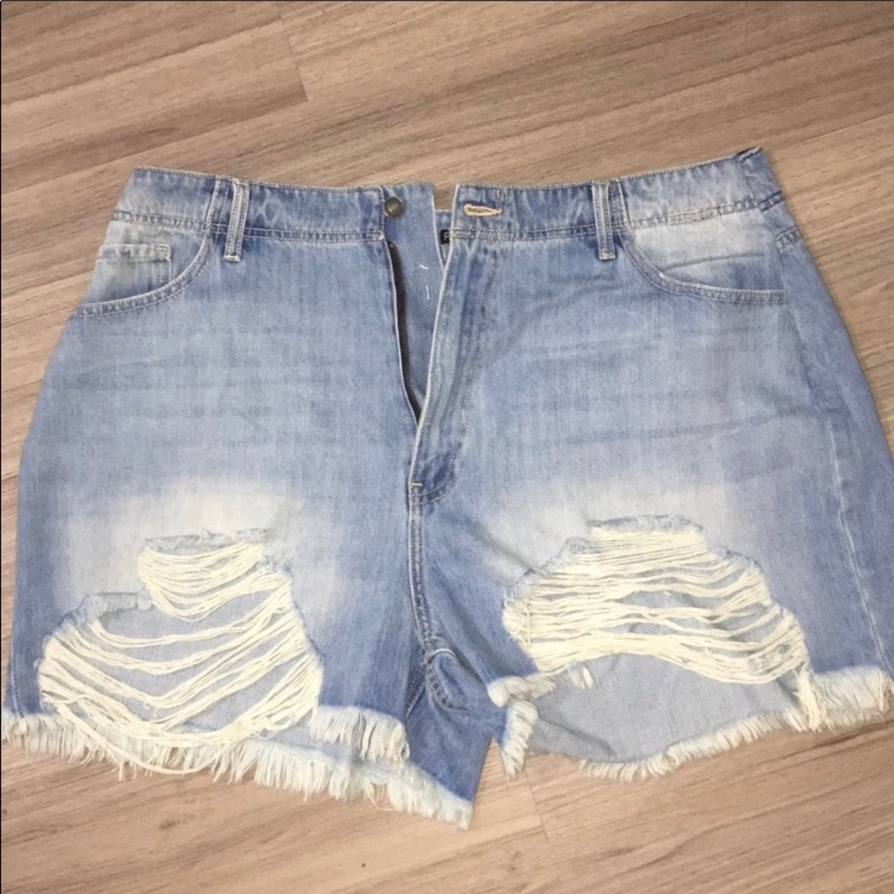 Sold NWOT SIZE 2X Fashion Nova Ripped Shorts!